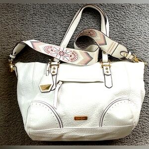 EUC JESSICA SIMPSON SHOULDER BAG. Handles & detachable strap! White.